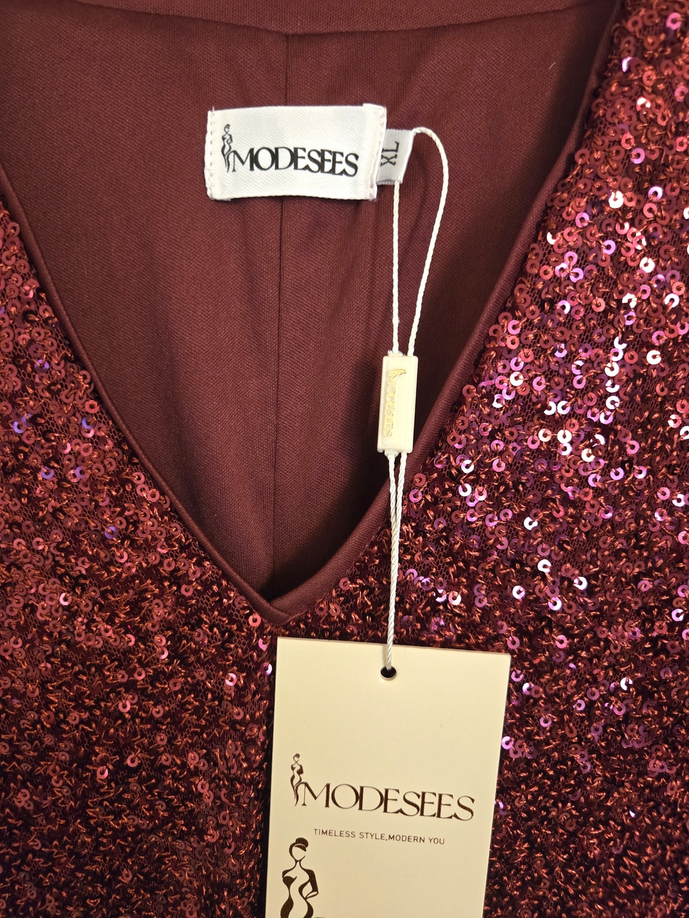 Minimalist Loose Shimmering V-neck Burgundy Maxi Party Dress - Picture 4 of 4